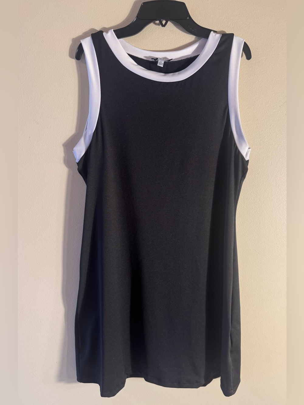 White Birch Black & White Sleeveless Shift Mini Dress